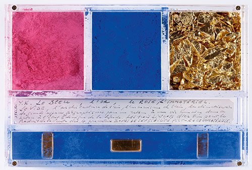 Yves Klein - Ex voto dedicato a Santa Rita da Cascia  Pigmento puro, foglia d’oro, lingotti d’oro e manoscritto in teca di plexiglas, anno 1961, 14×21×3,2 cm.  Cascia, Monastero di Santa Rita  © Yves Klein / ADAGP, Paris 2014