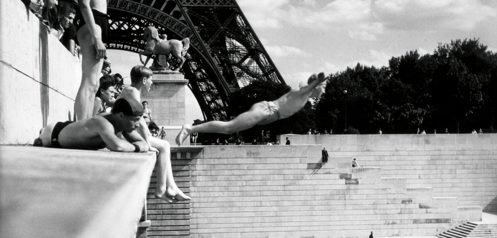 Le plongeur du Pont d’Iena, Paris 1945 HD Photographies © Atelier Robert Doisneau