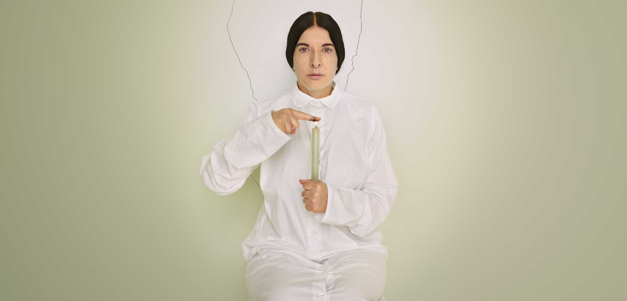 Marina Abramović Artist Portrait with a Candle (C) dalla serie Places of Power, 2013. Courtesy of Marina Abramović Archives© Marina Abramović by SIAE 2018