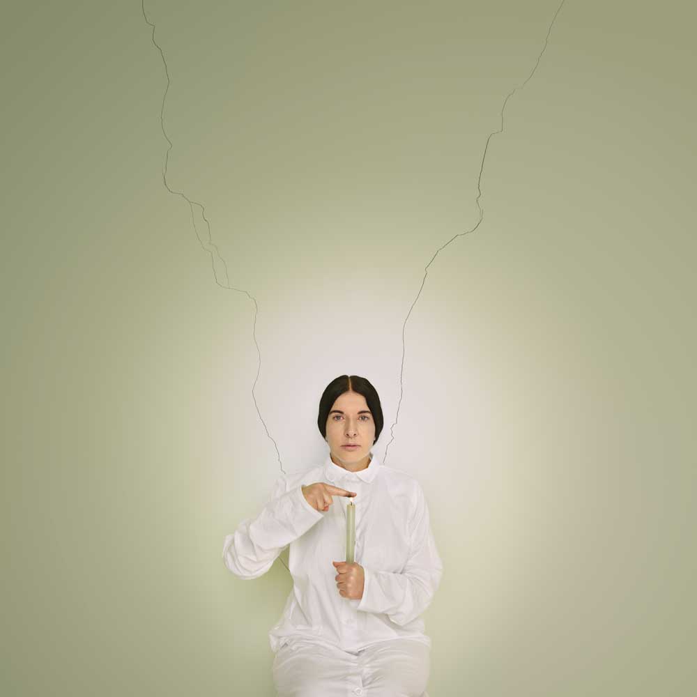 Marina Abramović Artist Portrait with a Candle (C) dalla serie Places of Power, 2013. Courtesy of Marina Abramović Archives© Marina Abramović by SIAE 2018