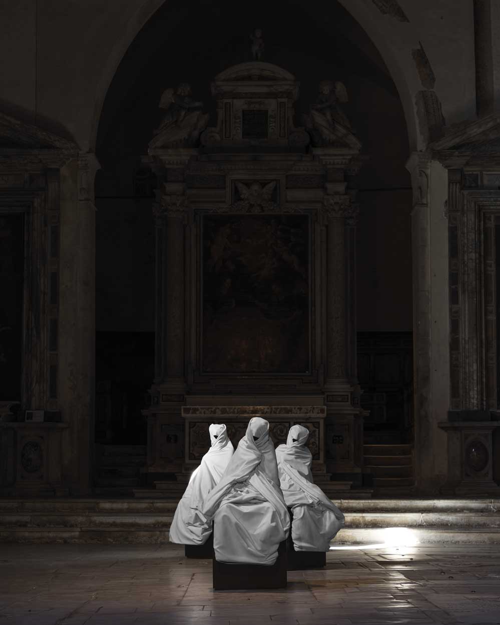 Monumentalmente Fabio Viale – BIANCOSCURO Rivista d&rsquo;Arte