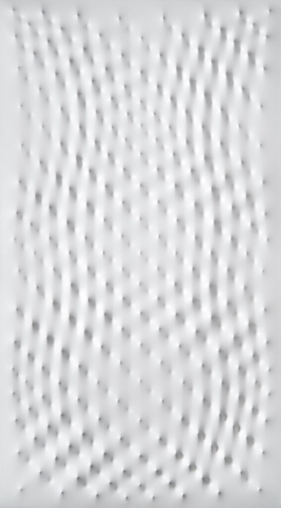 Enrico Castellani “Superficie bianca”, 2007, acrilico su tela, 180x100 cm. Ph. Studio Paolo Vandrasch